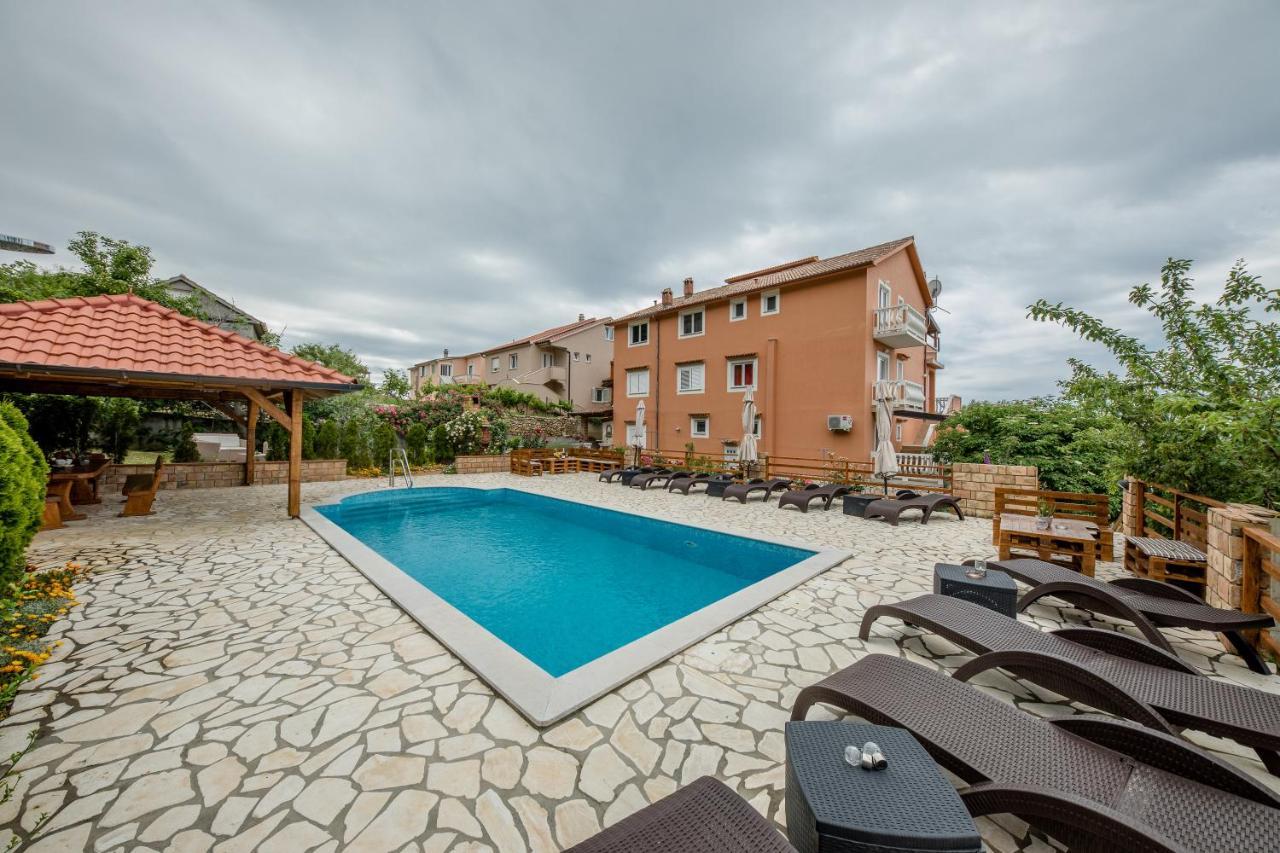 Apartments Scerbe 3103 Mundanije Dış mekan fotoğraf