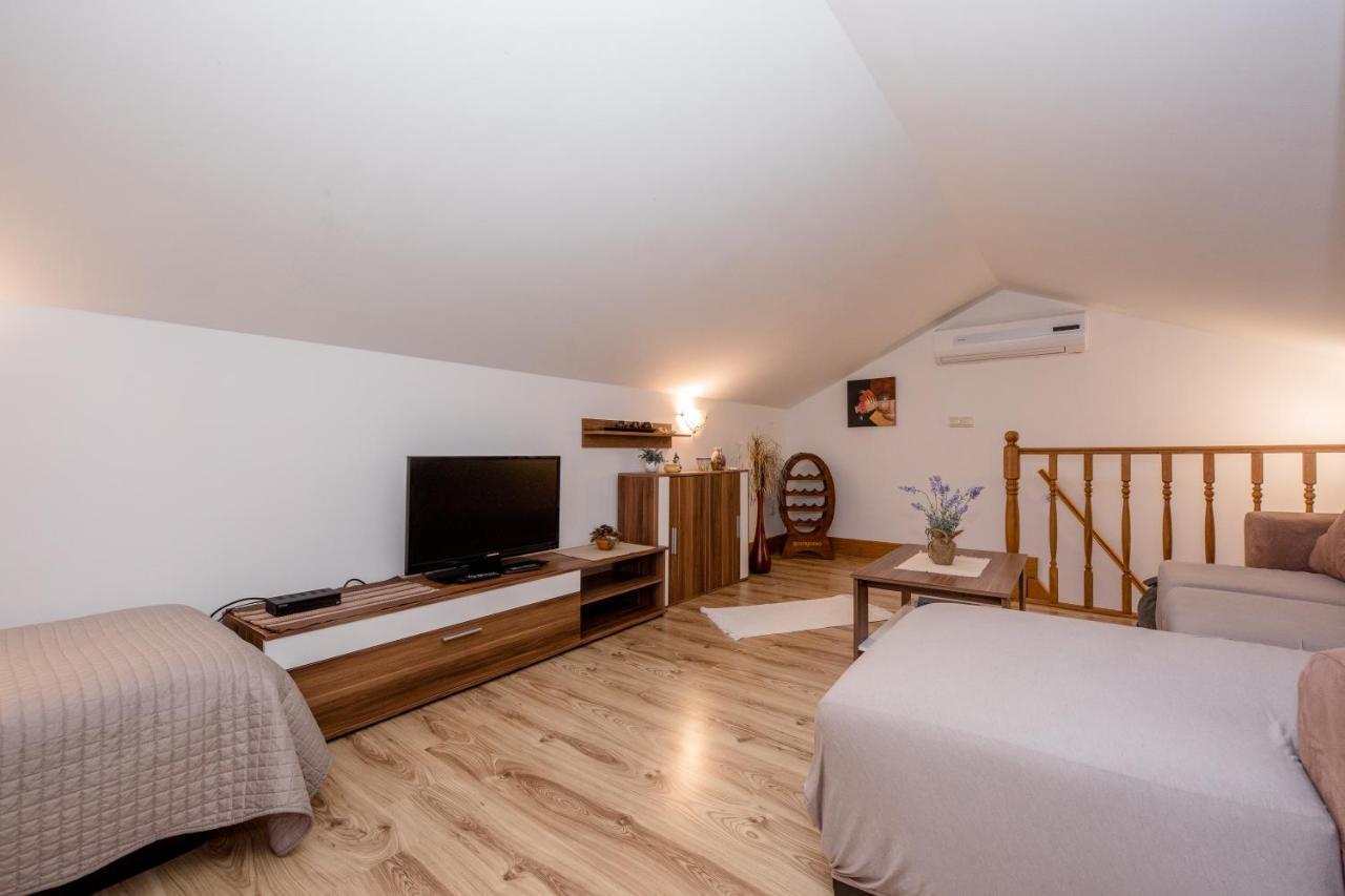 Apartments Scerbe 3103 Mundanije Dış mekan fotoğraf