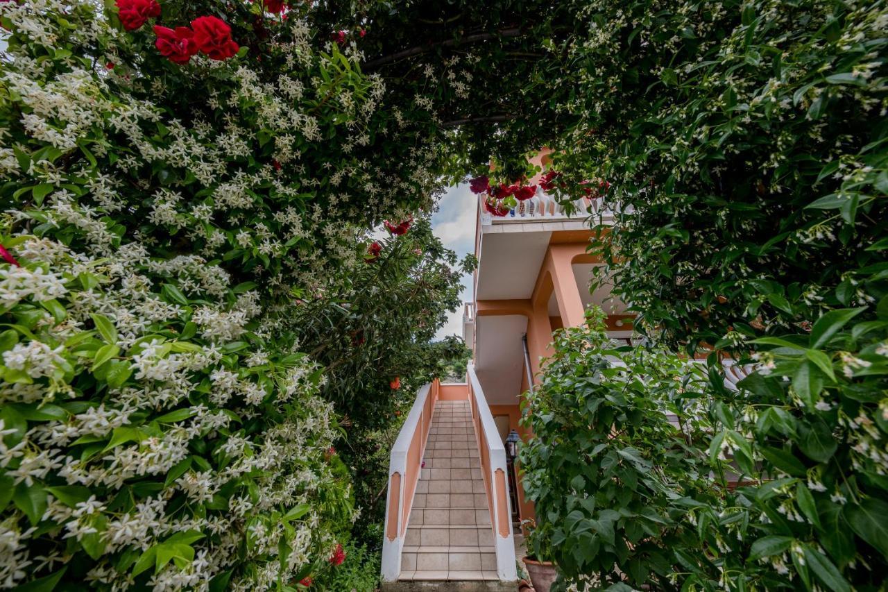 Apartments Scerbe 3103 Mundanije Dış mekan fotoğraf